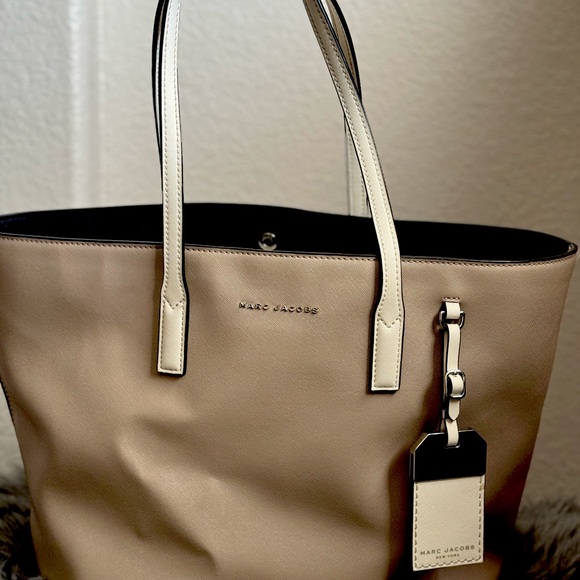 Marc Jacobs Saffiano side kick tote bag - Picture 2 of 8